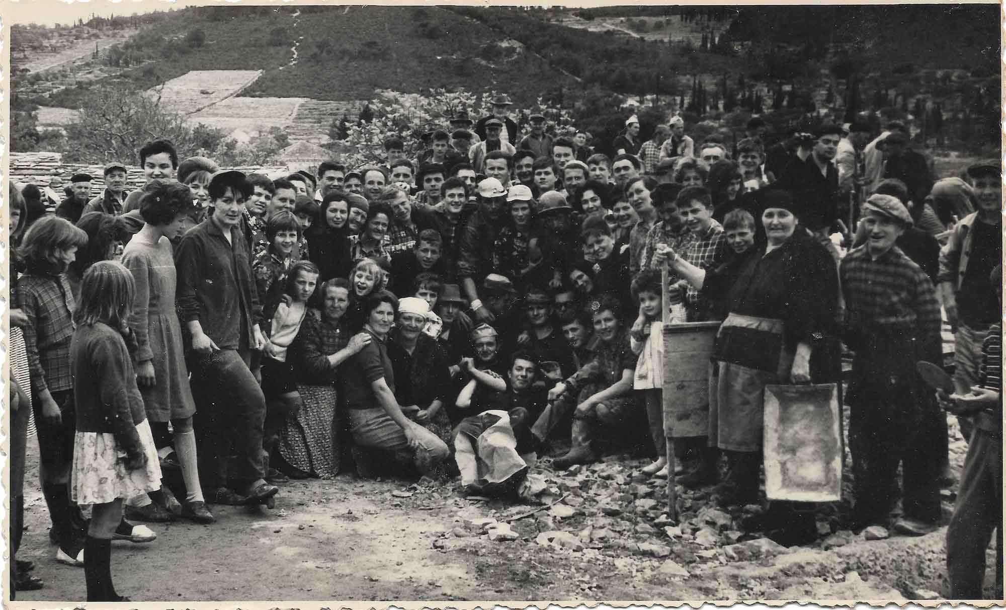 Povijesni zapis i društvena scena Bratske sloge